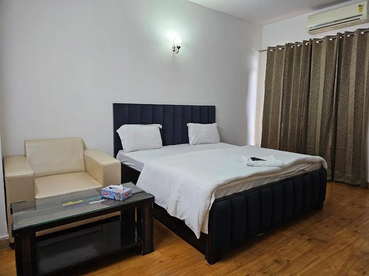 Bright Gurgaon Apartman 0*,  India