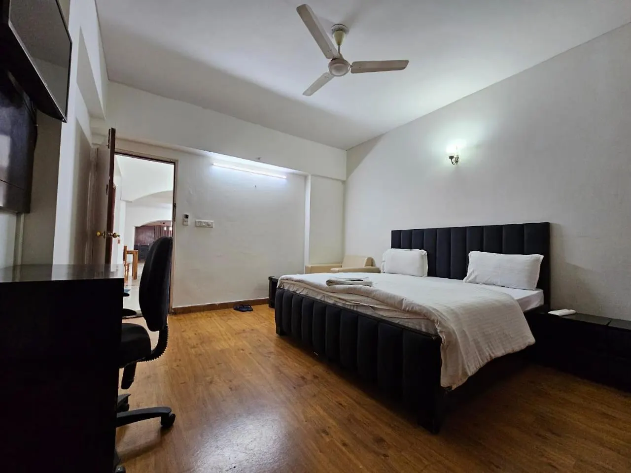 Bright Gurgaon Apartman